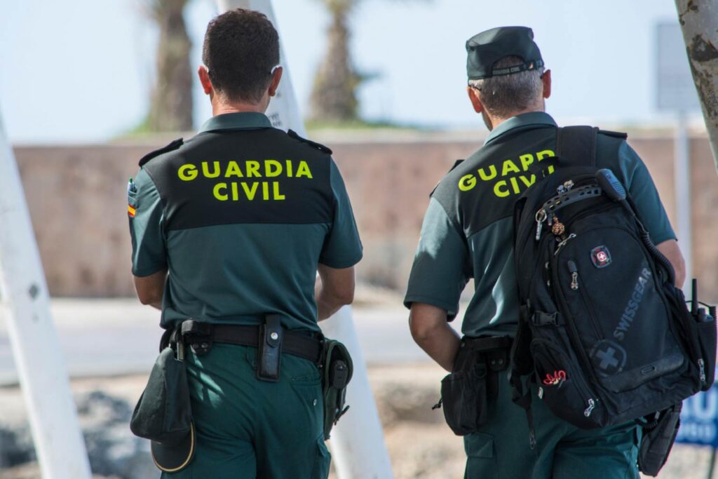 Pareja de la Guardia CIvil