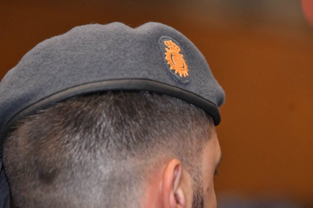 Detalle Boina Policía Nacional